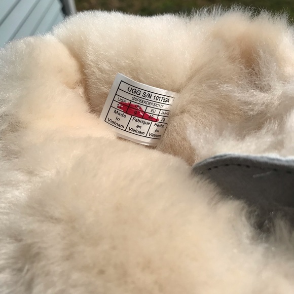 UGG Dixi Flora perf - Picture 6 of 6